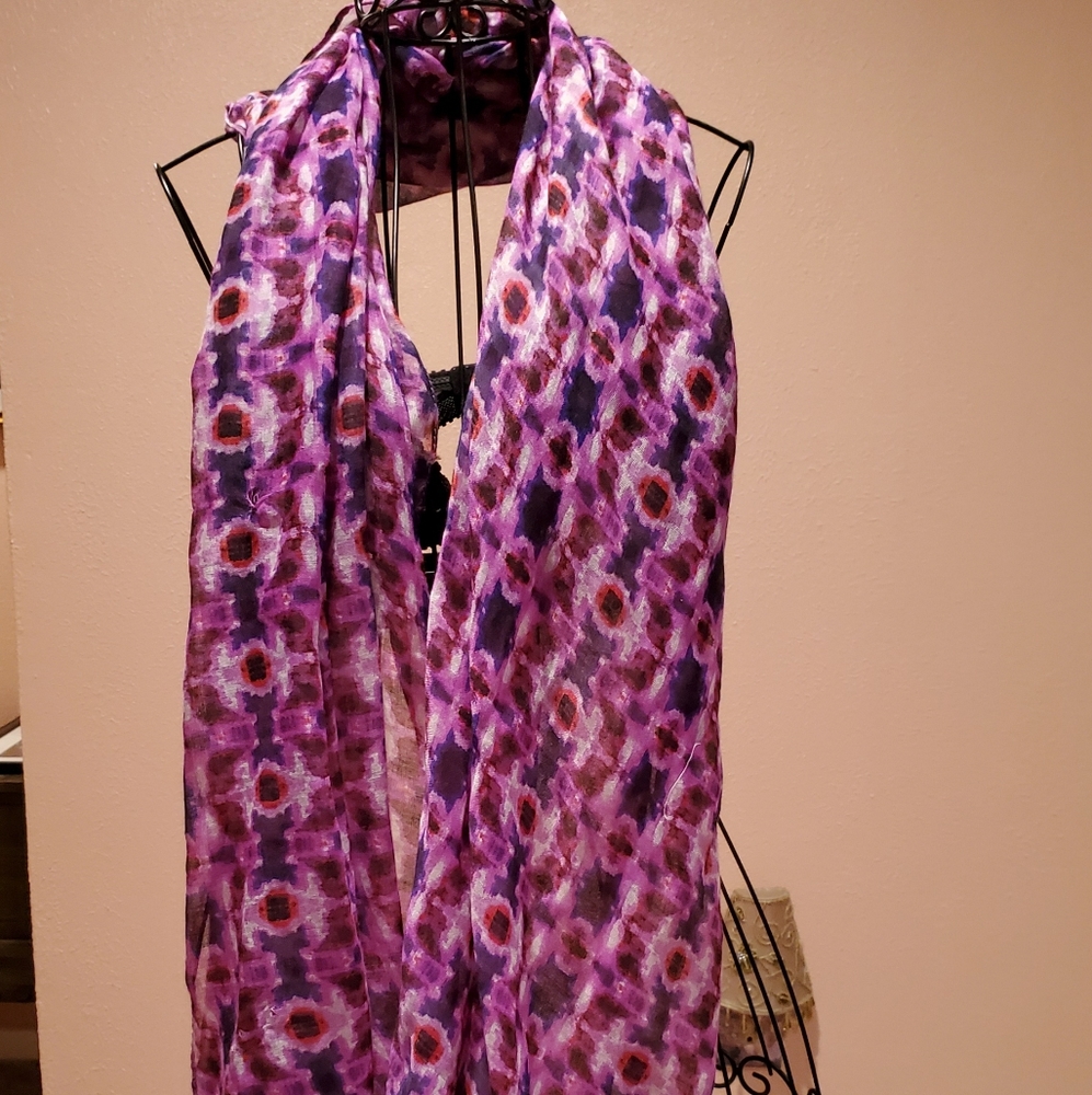 Nwt Woman's scarf